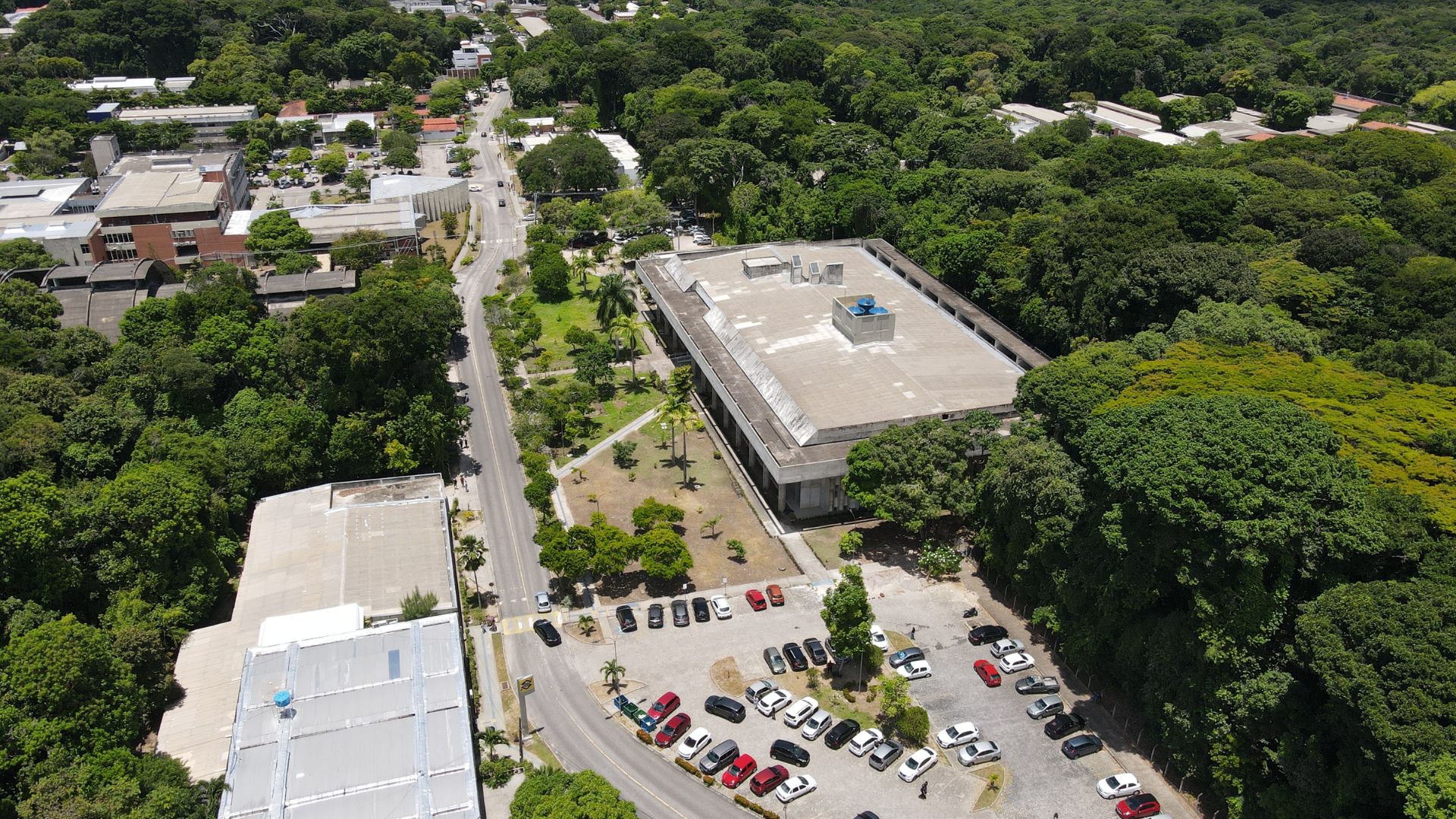 drone-biblioteca-central-11-03-2024-foto-gustavo-ribeiro-aerea-17.jpg